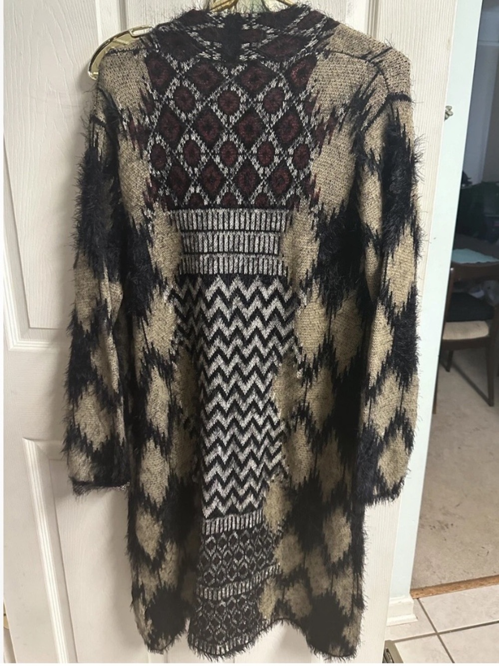 BCBG Beige and Black Geometric Open-Front over sized Cardigan with pockets